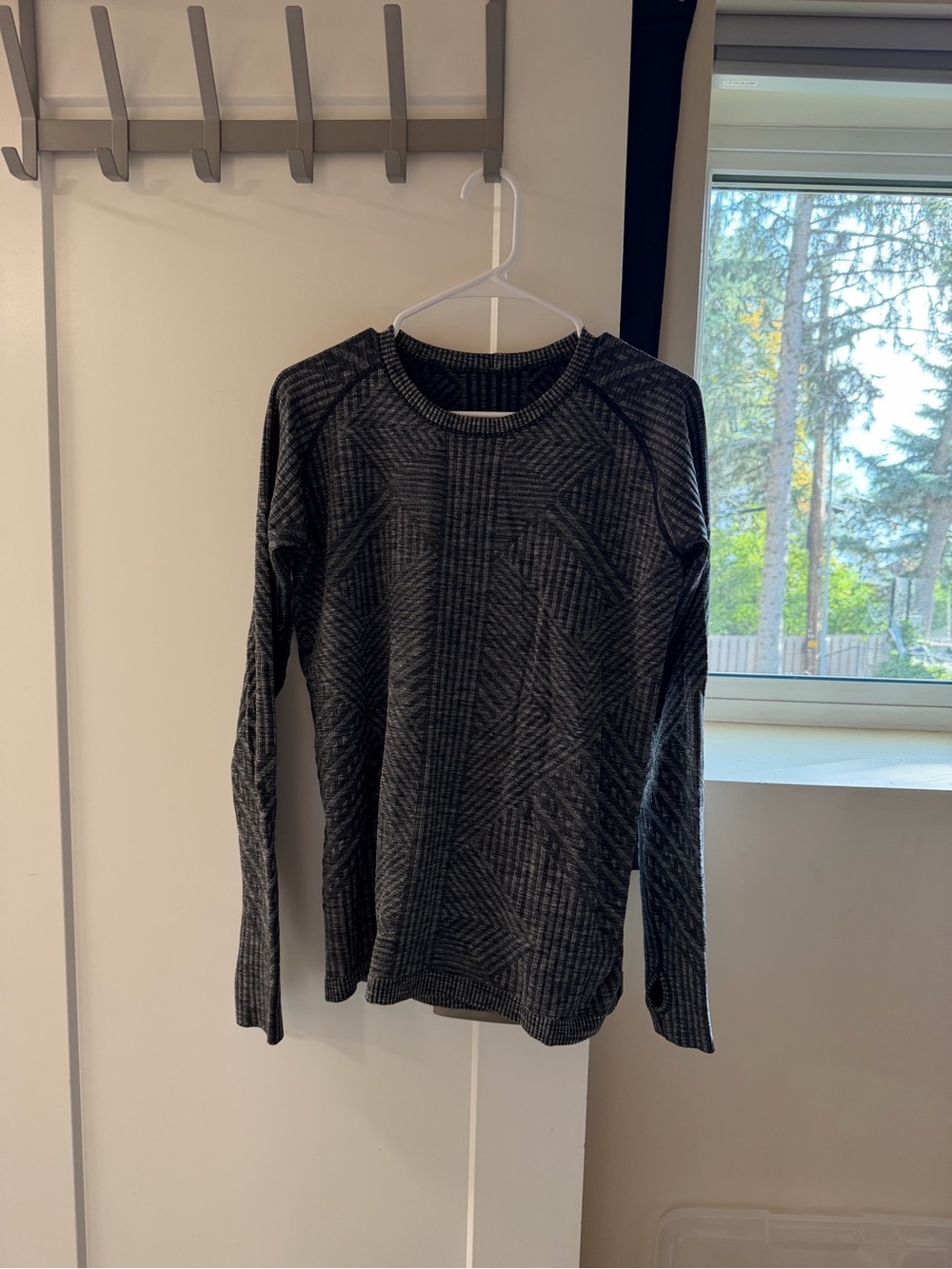 VINTAGE lululemon Gray Patterned women’s tech top